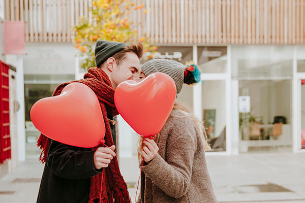 День Святого Валентина трьома мовами: як звучить кохання англійською, французькою та німецькою