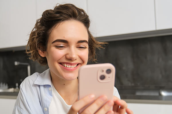 TikTok і сучасна англійська: тренди, неологізми, нова культура мовлення